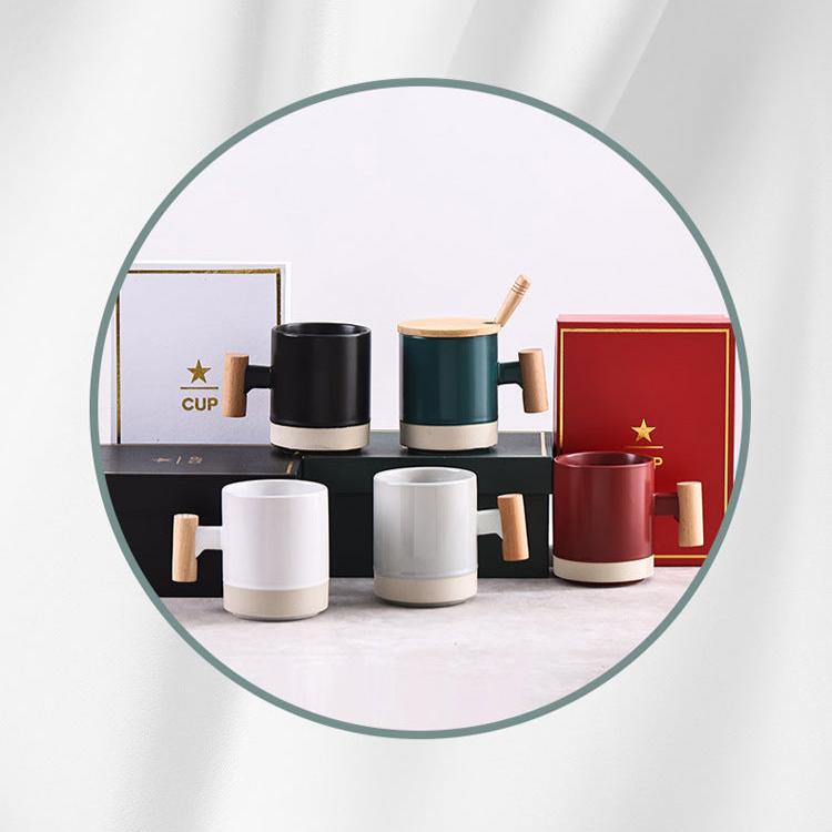 360ml Wooden Handle Mug Ceramic Cup with Lid, ibuyxi.com