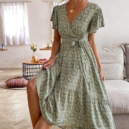 Green V-neck Floral Printed Dress With Lace-up Flared Sleeve And Ideal for Casual Party. - ibuyxi.com
